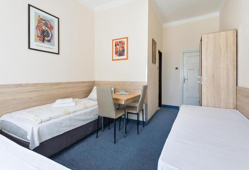 غرفة قياسية ثلاثية, Penzion Hotel Morrison