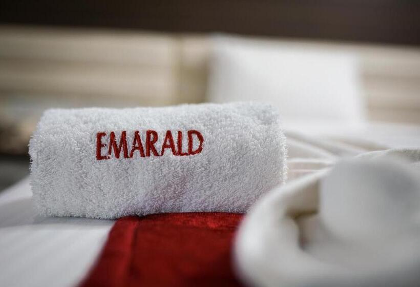Номер Deluxe, Emarald Hotel Calicut
