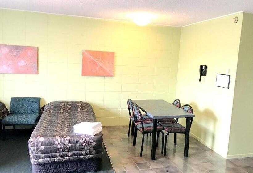 Семейный Номер, Greenview Motel