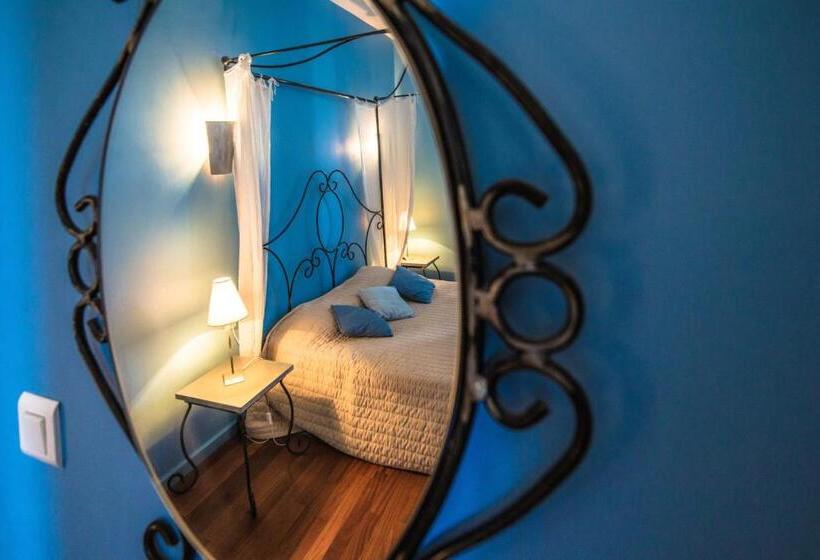 Четырехместный Номер Стандарт, Hôtel Mas De Baumes