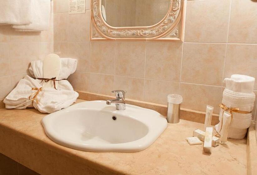 Cameră Familiară, Le Mura