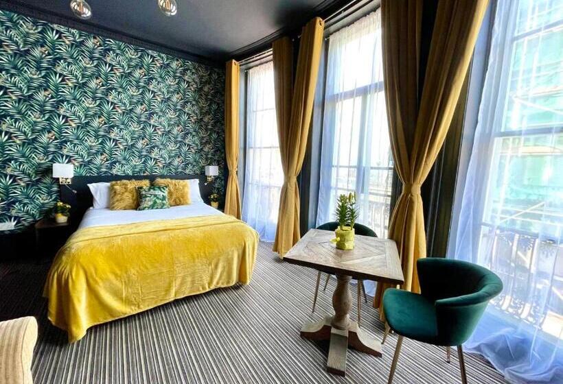 Люкс Deluxe Вид на Море, Brighton Black Hotel & Hot Tubs