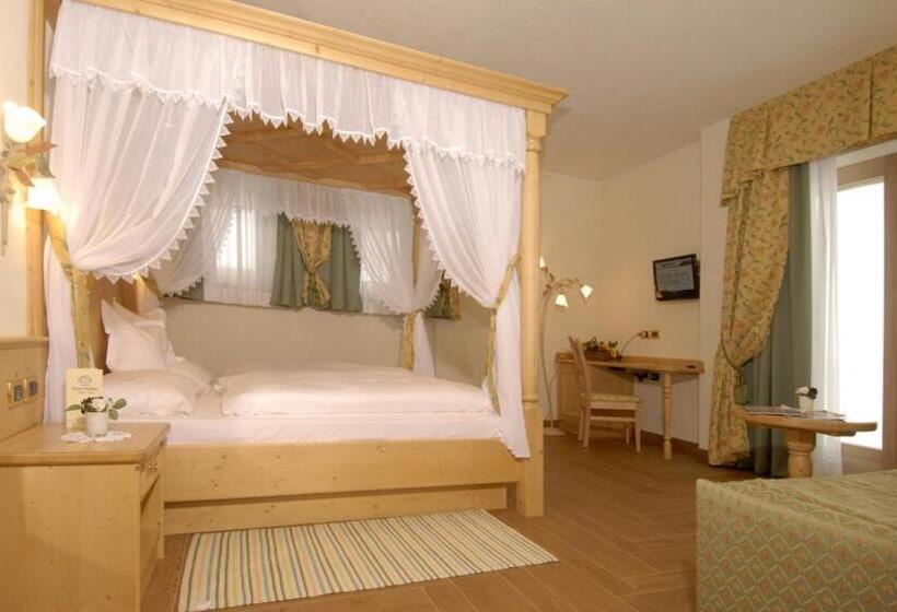 Полулюкс, Paradise Lodge