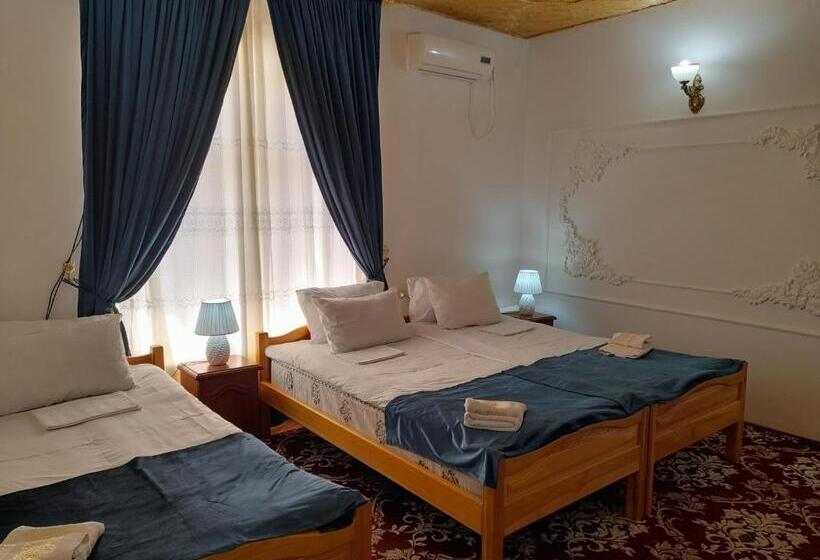 اتاق لوکس سه تخته, Boutique Hotel Parvina