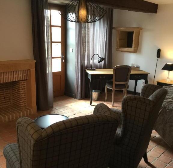 Полулюкс, Contact Hôtels Le Savigny & Spa