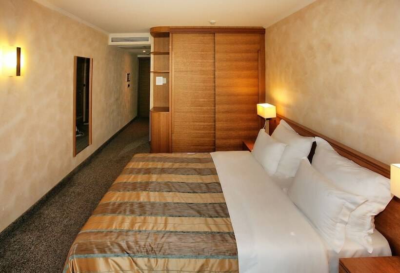 اتاق خانوادگی با چشم‌انداز دریا, Monte Casa Spa & Wellness