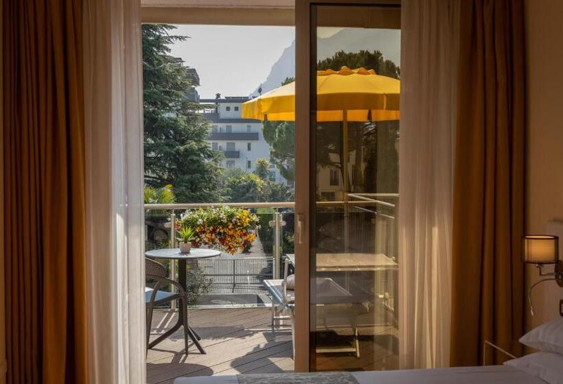 Номер Superior с Террасой, Savoy Palace   Tonellihotels