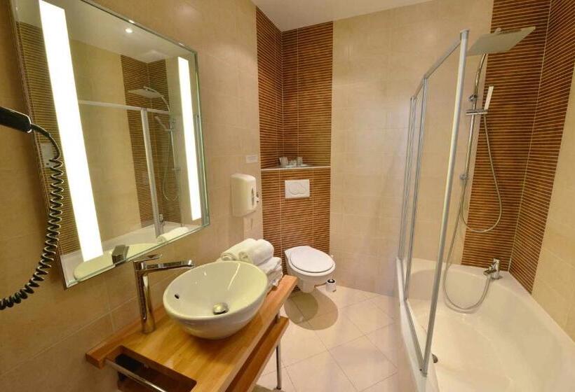 Номер Стандарт, Relais De La Cote D Or