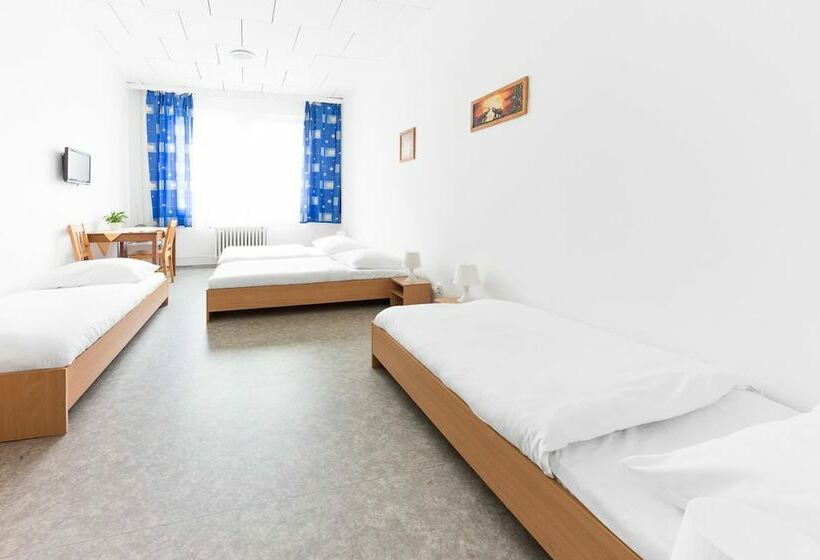 חדר סטנדרט לארבעה, City Hostel Brno