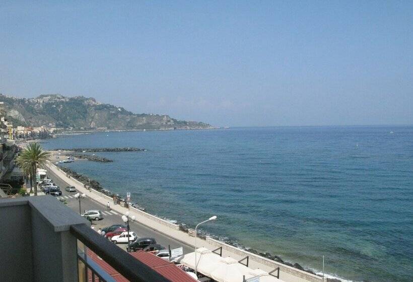 带海景的标准房, Costa Azzurra