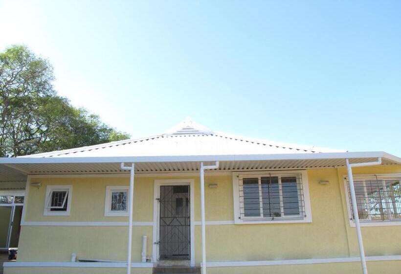 آپارتمان 3 خوابه, The Crescent Guesthouses  Bnb/self Catering