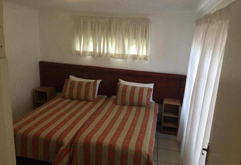 اتاق استاندارد, The Crescent Guesthouses  Bnb/self Catering