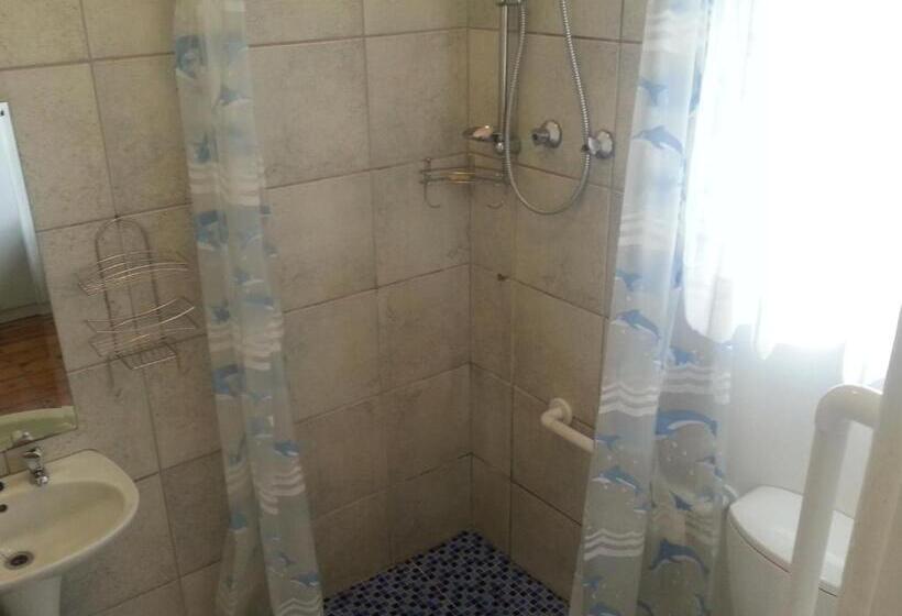 اتاق استاندارد, The Crescent Guesthouses  Bnb/self Catering