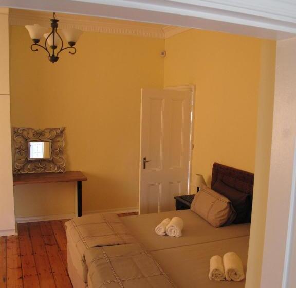 اتاق لوکس, The Crescent Guesthouses  Bnb/self Catering