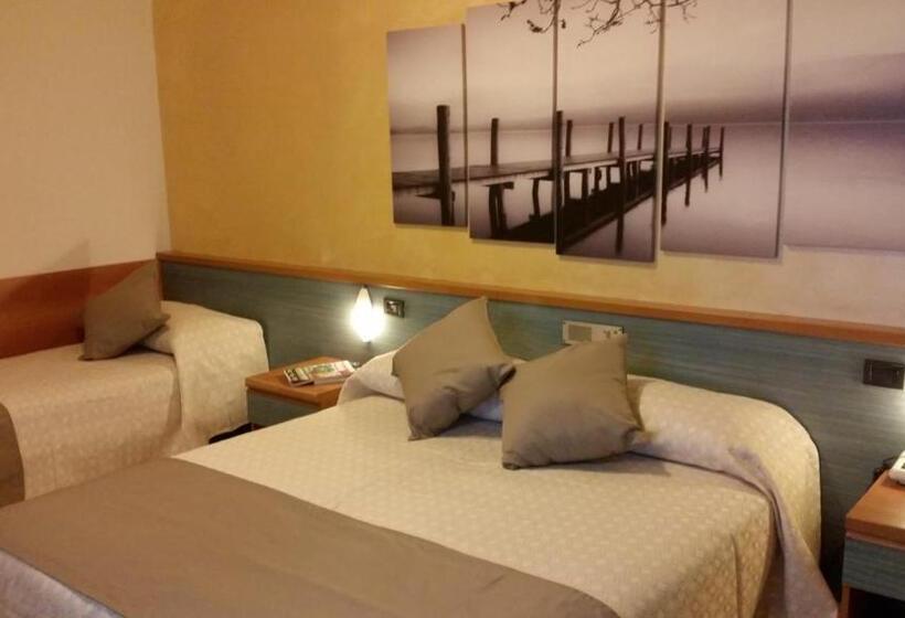 اتاق استاندارد سه نفره, Albergo Al Cacciatore
