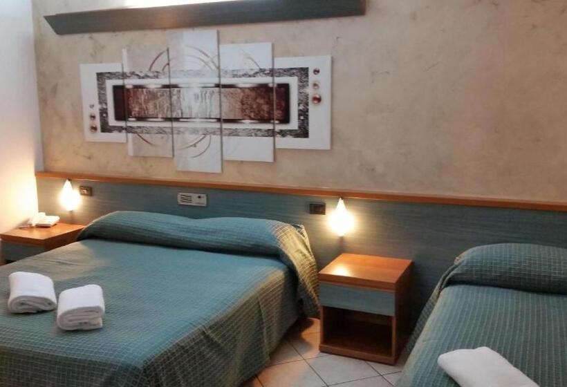 اتاق استاندارد سه نفره, Albergo Al Cacciatore