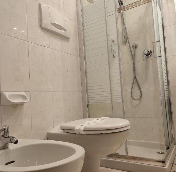 اتاق استاندارد سه نفره, Albergo Al Cacciatore