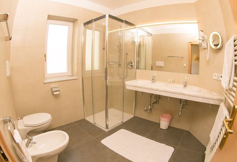 Номер Superior с Балконом, Goldenes Roessl Adults Only