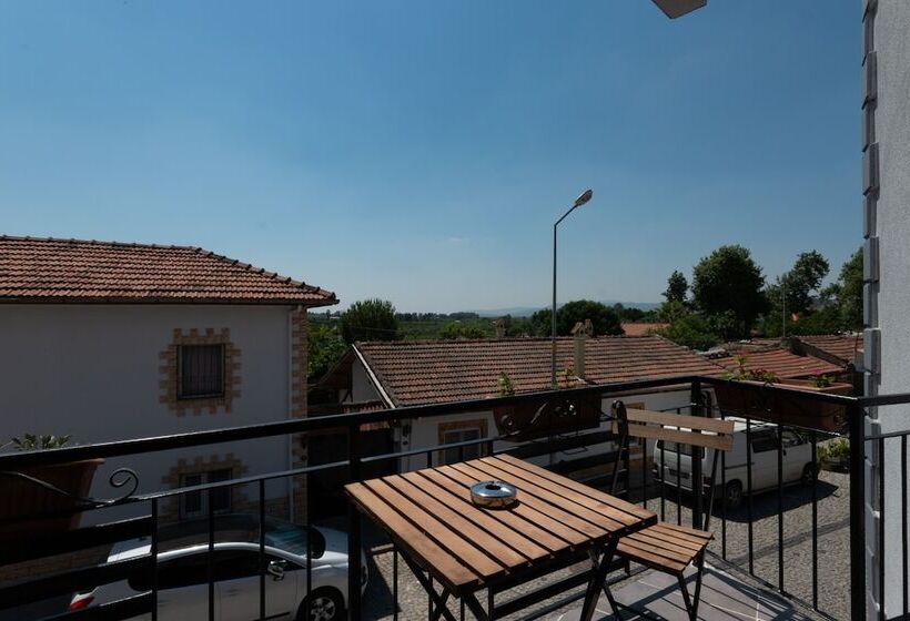 Номер Deluxe, Rebetika Hotel & Bistro