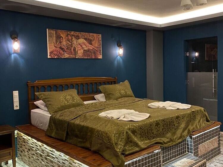 Номер Deluxe, Rebetika Hotel & Bistro