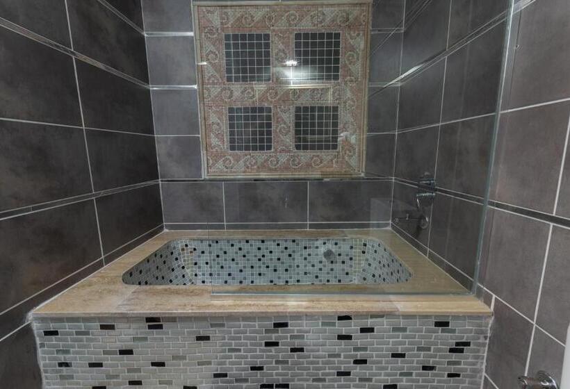 Номер Deluxe Кровать Кинг, Rebetika Hotel & Bistro