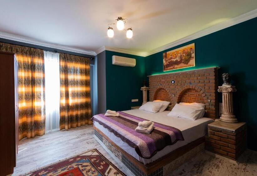 Номер Deluxe, Rebetika Hotel & Bistro