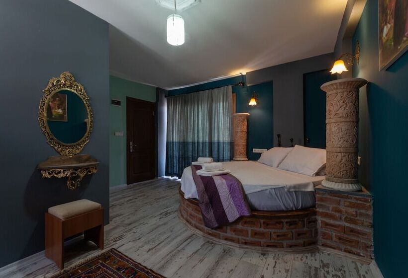 Номер Deluxe, Rebetika Hotel & Bistro