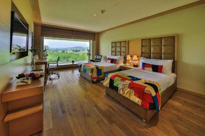Номер Премиум, The Lalit Chandigarh