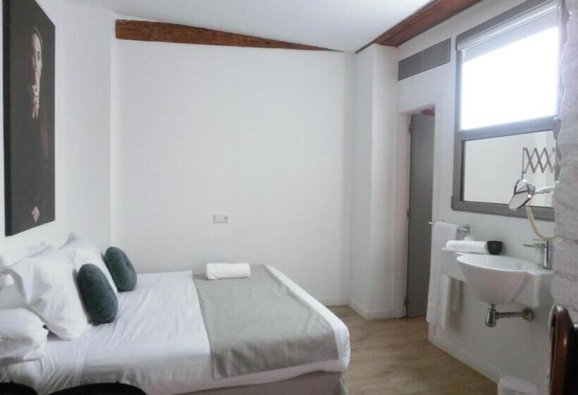스탠다드 트리플 룸, Les Monges Palace Boutique