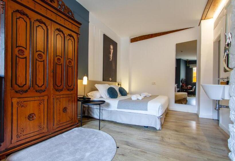 스탠다드 트리플 룸, Les Monges Palace Boutique
