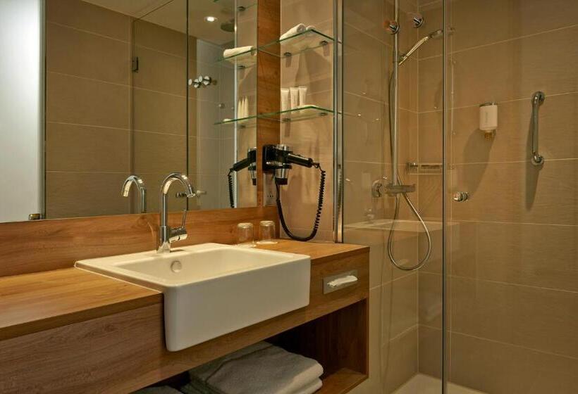 Номер Deluxe, H4 Hotel München Messe