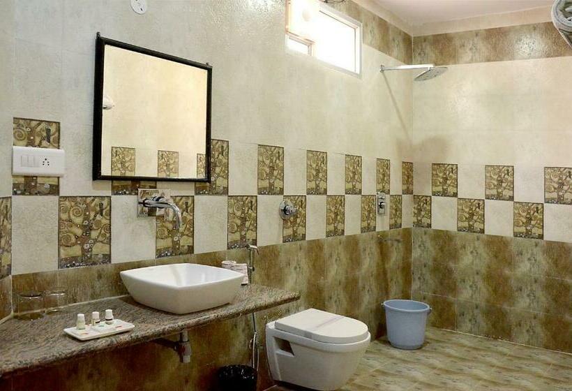 غرفة ديلوكس مزودة بشرفة, Raj Palace Resort