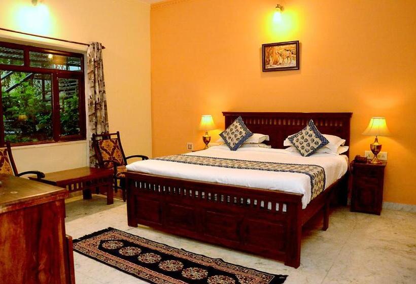 غرفة ديلوكس مزودة بشرفة, Raj Palace Resort