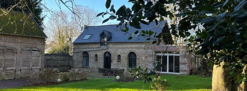 Дом 3 Спальни, Le Petit Château De Conteville