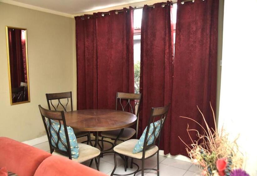 اتاق خانوادگی, The President Room 5 Minutes To Devon House 6 Strathairn Avenue Kingston