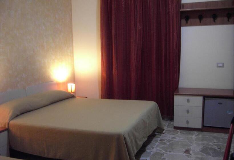 Номер Стандарт Трехместный, Etna Inn