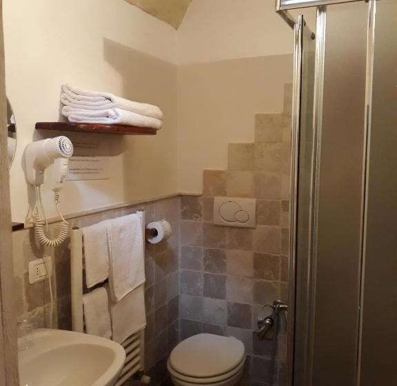 تختخواب در اتاق مشترک, Fontana Vecchia B&b