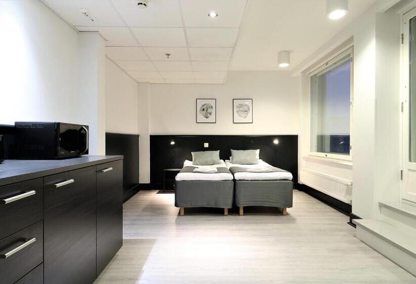 Номер Стандарт с Балконом, Forenom Aparthotel Tampere