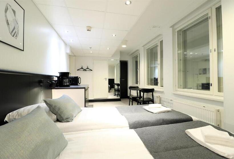 Номер Стандарт с Балконом, Forenom Aparthotel Tampere