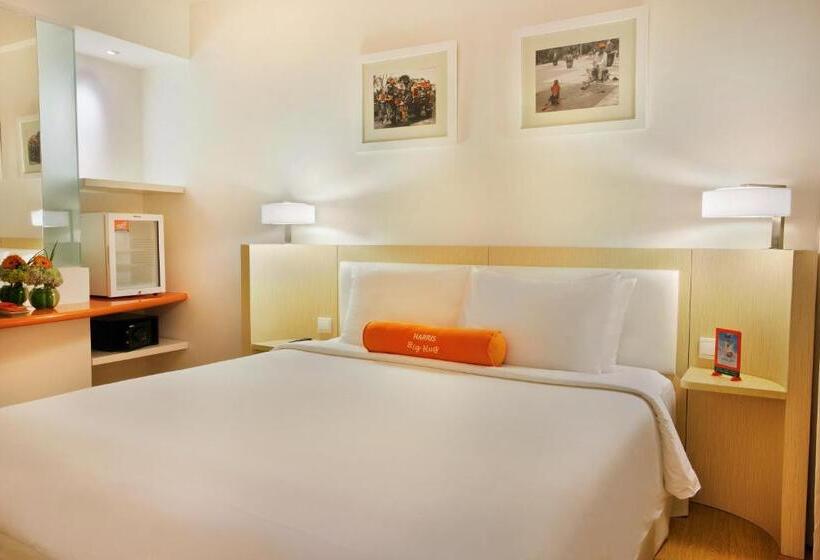 스탠다드 룸 풀장 전망, Harris Hotel & Conventions Malang