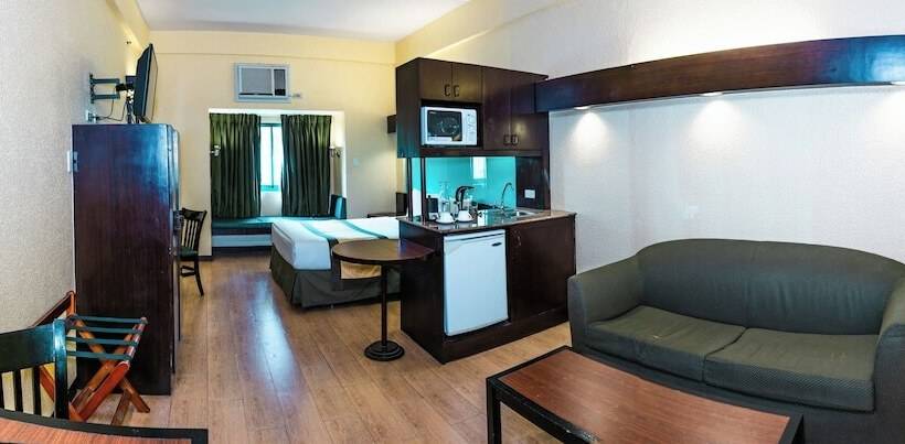 Люкс, Microtel By Wyndham Cabanatuan