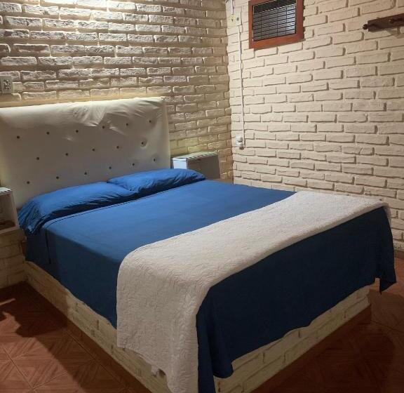 اتاق استاندارد, Habitaciones Amplias Con Baño Y Garage Privado Motel Coloso