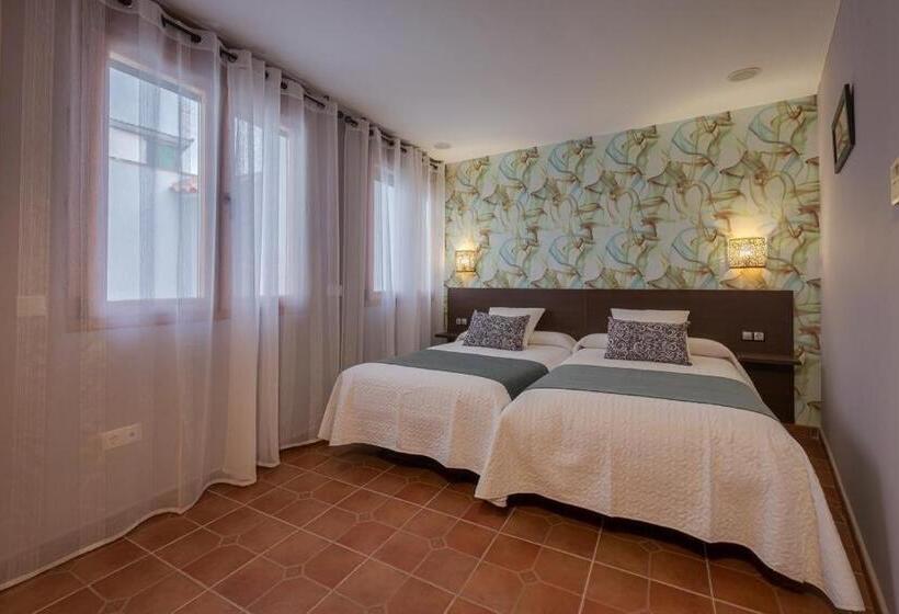 适合残疾人使用的标准间, Hostal El Griel No Disponemos De Recepción Física