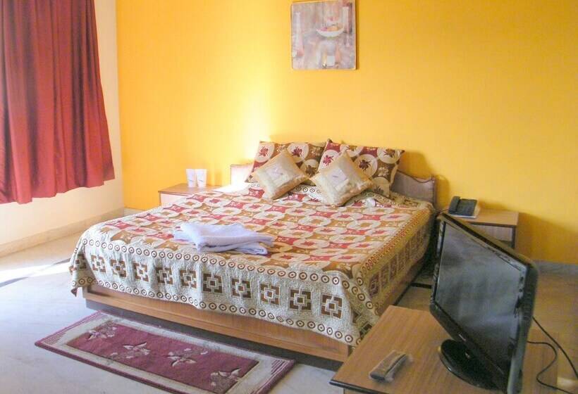 디럭스 룸, The New Swaraj Resort