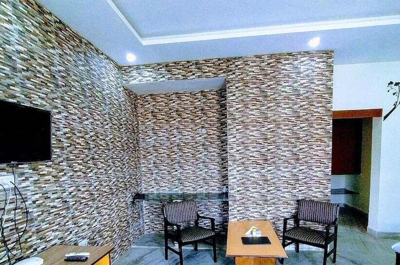 디럭스 룸, The New Swaraj Resort