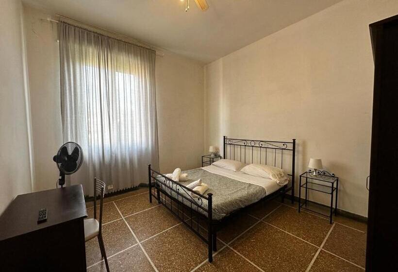 اتاق استاندارد با چشم‌انداز باغ, Holiday Pisa Gare 2