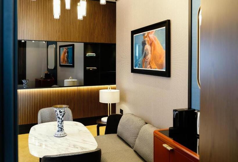Suite with Terrace, Umilta 36