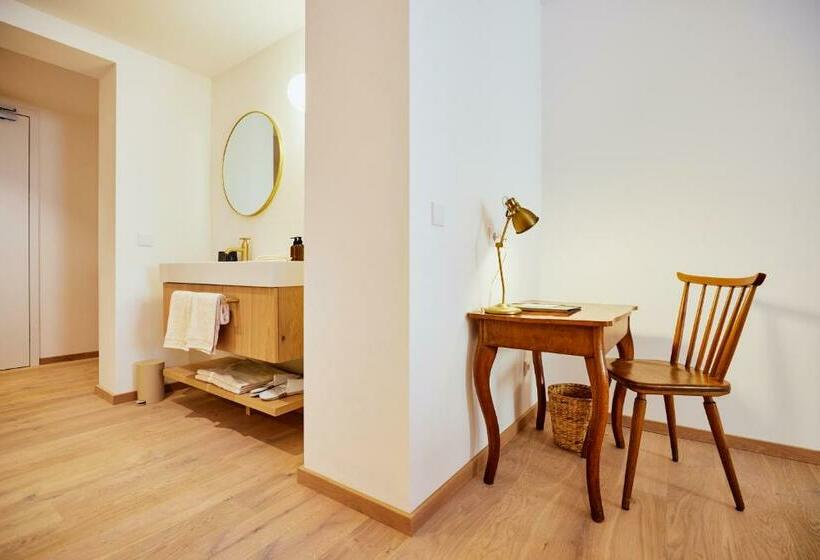 Номер Deluxe Кровать Кинг, Boutiquehotel Zum Goldenen Hirschen