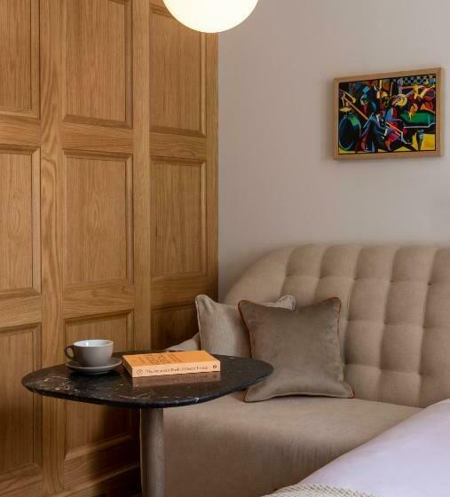اتاق استاندارد با تخت بزرگ, Virgin Hotels Edinburgh
