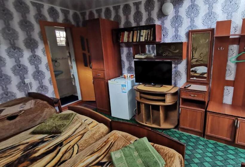 اتاق استاندارد سه نفره, Petrovskaya Pristan 2